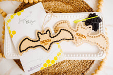 Load image into Gallery viewer, Wooden Bat Yarn Sewing DIY Kit

