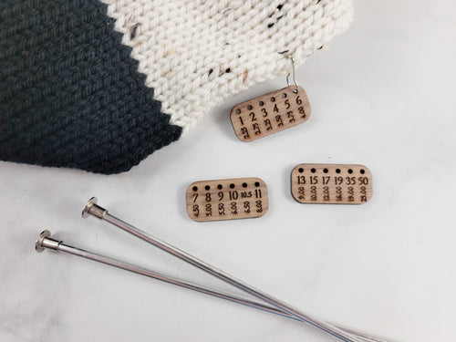 Knitting Needle Minder Set - Loops & Bee