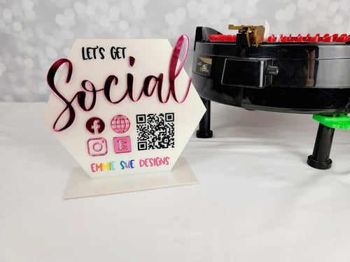 Social Media Sign - Loops & Bee